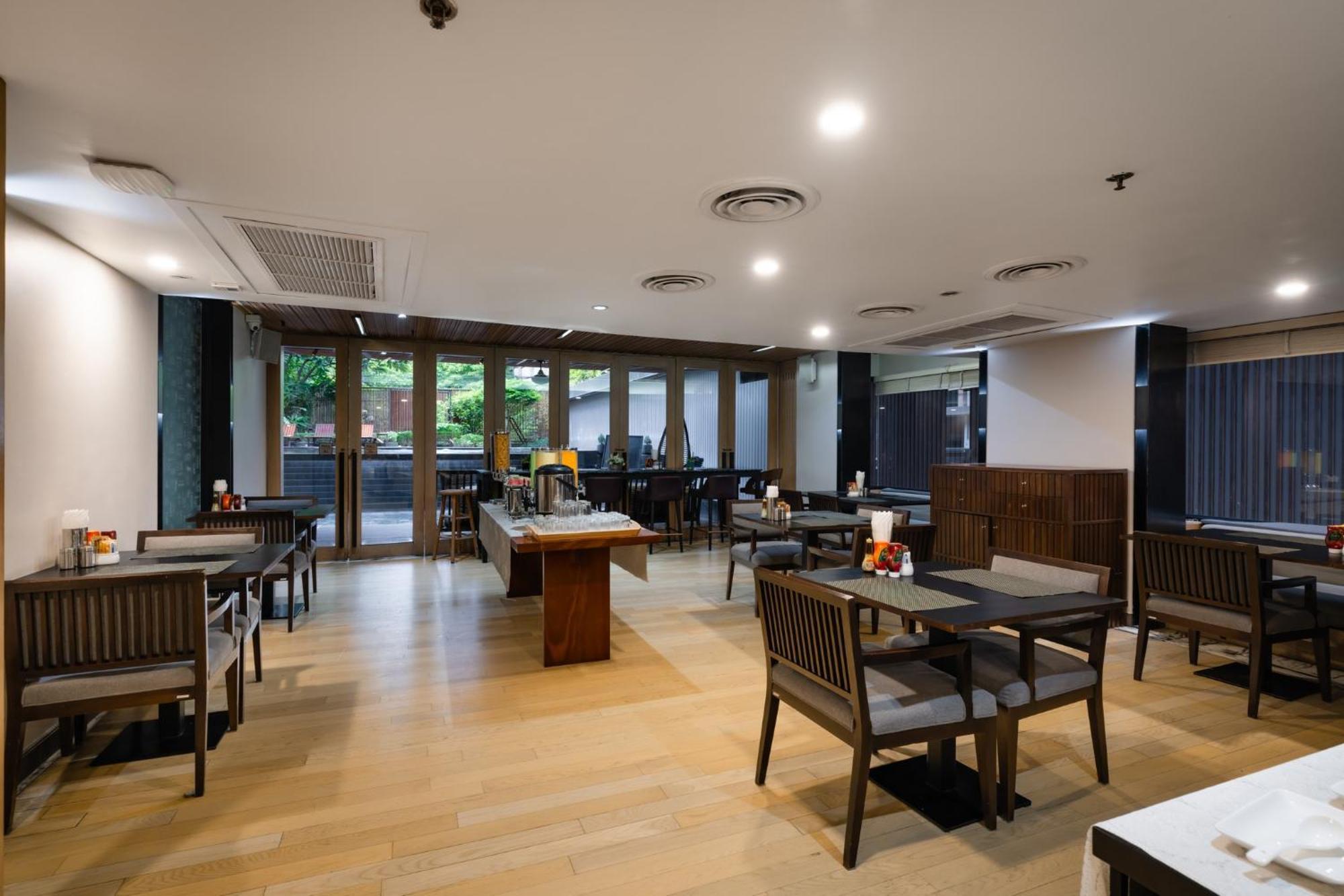 Arcadia Suites Bangkok Luaran gambar
